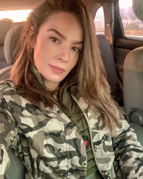 Military Woman, Female Army Soldier, Woman Picture, Good Night Sweetheart, Fresh Face Makeup, Hot Army Men, Medical Photos, Video Call With Boyfriend Screen Photo, Friendship And Dating