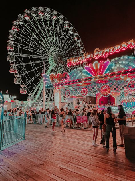 Boardwalk Carnival Aesthetic, New Jersey Boardwalk Aesthetic, Seaside Heights Nj Boardwalk, Boardwalk Aesthetic Night, Beach Boardwalk Aesthetic, Miami Boardwalk, Seaside Town Aesthetic, Jersey Shore Boardwalk, Boardwalk Aesthetic