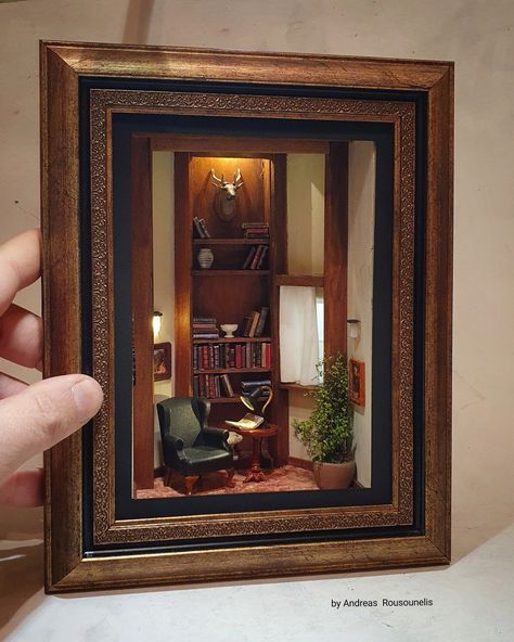 Room Box Miniatures, Miniature Artist, I Love Art, Bookshelf Art, Diy Shadow Box, Vintage Framed Art, Shadow Box Art, 3d Shadow Box, Miniature Rooms