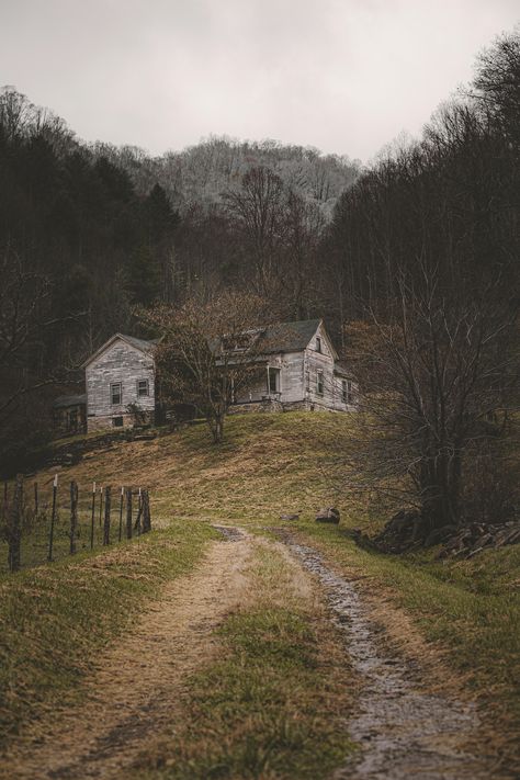 Eerie Pictures, Hillside Cottage, Grandma Chic, Forgotten Places, Dark Secrets, Cherry On Top, Old House, North Carolina