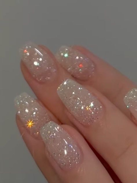 2023 Glitter Nails, Wedding Nails Shimmer, Glittery Clear Nails, Clear Gel Nails With Glitter, Sparkly Short Acrylic Nails, Gel Nails Sparkle Glitter, Glittery Wedding Nails, Shimmer Wedding Nails, Clear Sparkle Gel Nails