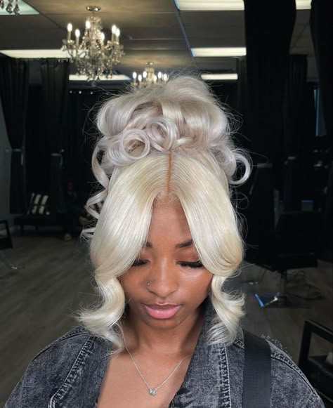 Ash Blonde Updo Black Women, Blonde Lace Wig, Blonde Updo, High Ponytail Hairstyles, Icy Blonde Hair, Curly Hair Drawing, Frontal Wig Hairstyles, Birthday Hairstyles, Beauty Hairstyles