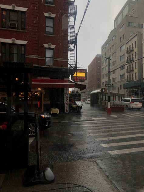 Rainy Cafe Aesthetic, Rainy Day Nyc, Rainy Cafe, Nyc Fall Aesthetic, Environment Aesthetic, Rainy Day In Nyc, Rainy Nyc, 1960 House, New York Rain