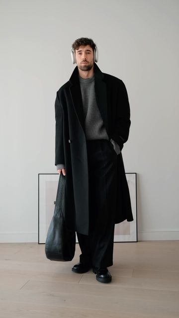 Office Old Money, Account Photo, Black Coat Outfit, Long Coat Outfit, Black Coat Men, Old Money Fashion, Simple Winter Outfits, Black Outfit Men, Sophisticated Office