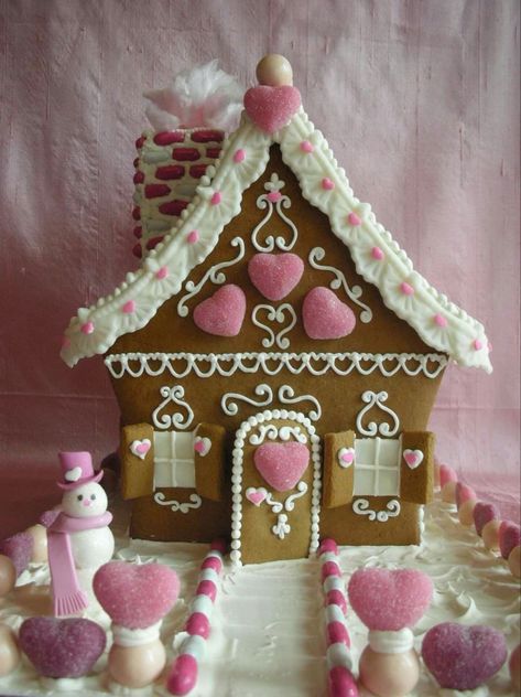 Gingerbread House Ideas, Gingerbread House Patterns, All Things Gingerbread, Gingerbread Party, Gingerbread House Cookies, House Template, Cookie House, Candy House, White Icing