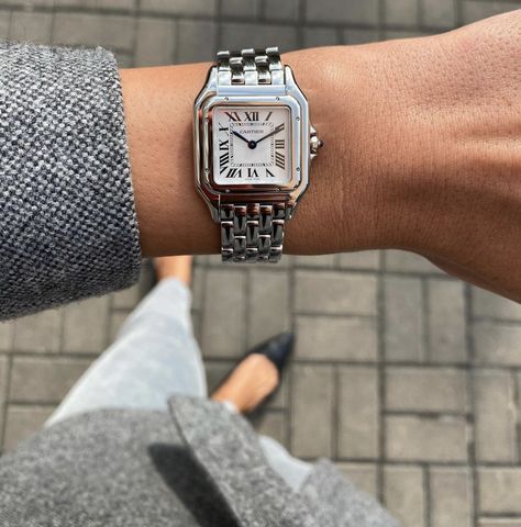 Cartier Panthere de Cartier Watches Cartier Watches Women, Casio Vintage, Classy Watch, Trendy Watches, Business Board, Vintage Watches Women, Cartier Panthere, Womens Watches Luxury, Cartier Watch