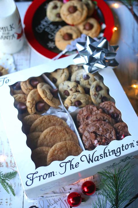 Christmas Cookies Boxes Ideas, Holiday Cookie Gift, Christmas Cookie Boxes, Cookie Gift Boxes, Christmas Cookies Packaging, Christmas Cookie Box, Christmas Treats Boxes, Chocolate Mint Cookies, Christmas Cookies Gift