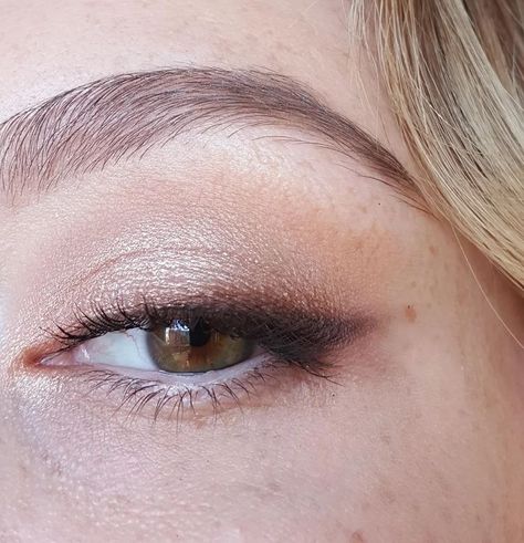 Make Up Yeux, Smokey Liner, Eyebrow Trends, Favorite Makeup, Makeup Designs, Wedding Hair And Makeup, Secret Obsession, Vow Renewal, Everyday Makeup