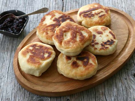 Bannock Recipe, Bannock Bread, Swerve Recipes, Native American Food, Fry Bread, Canadian Food, Recipes Sweet, Vegan Bread, Camping Food