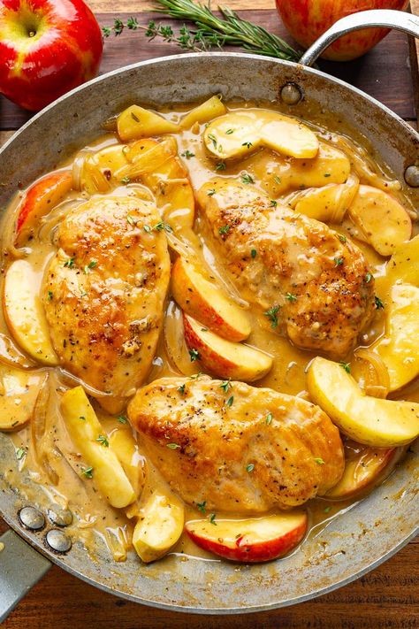 Creamy Apple Cider Chicken, Chicken Apple Recipes Dinners, Chicken Fall Dinners, Fall Meat Recipes, Apple Brie Chicken, Apple Cheddar Chicken, Apple Butter Chicken, Apple Chicken Recipes, Apple Stuffed Chicken Breast