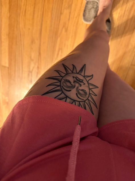 Sun Tattoo On Thigh, Sun Tattoo On Leg, Sun Thigh Tattoo, Sun Tattoo Leg, Bday Tattoo, Front Thigh Tattoos, Small Henna Designs, Tattoo On Leg, Small Henna