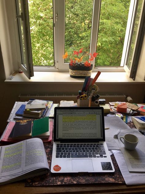 Study Desk Setup, Romanticising Studying, Desk Setup Ideas, I Need Motivation, Study Session, Romanticizing School, Academic Validation, Study Board, Study Organization