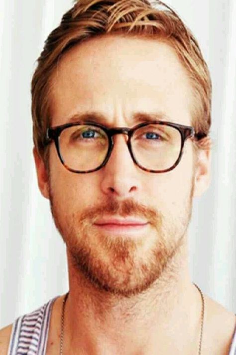 Ryan Gosling’s Beard Style – Everything You Need To Know From Beardoholic.com Quick Workouts, Райан Гослинг, I Love Cinema, This Is Your Life, Stretching Exercises, Keep Running, The Perfect Guy, Motivation Fitness, Ryan Gosling