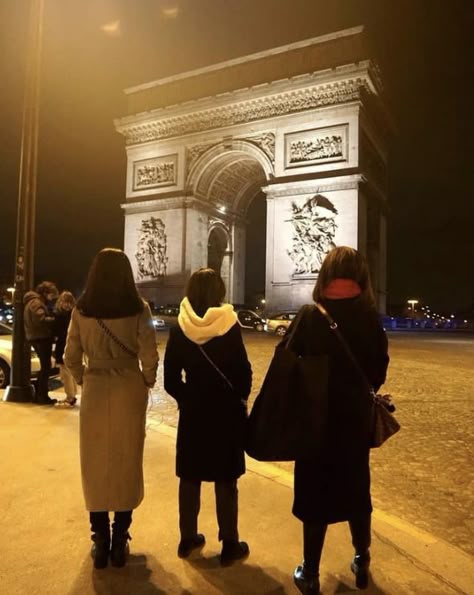 Arc de Triomphe.The women in the picture are my sisters and my mom. 2024 Prayer, Big Apartment, 2025 Prayer, Era Victoria, Mood Board 2023, 2025 Goals, Mom And Me, Paris Aesthetic, Life Vision Board