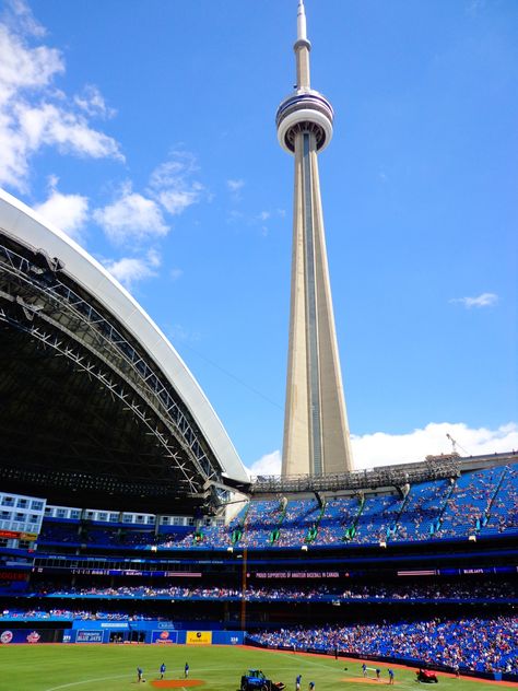 Toronto. Rogers centre,CN tower. Love this team • Toronto blue jays 💙 Rogers Centre Toronto, Toronto Blue Jays Aesthetic, Toronto Blue Jays Wallpaper, Toronto Pictures, Toronto Canada Travel, Toronto Images, Toronto Blue Jays Baseball, Canada History, Baseball Tips