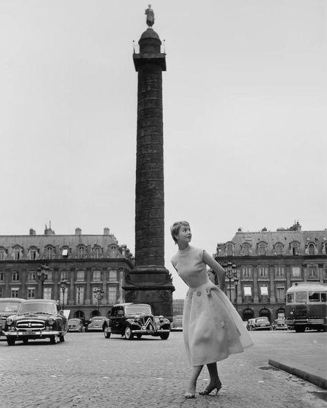 The chic and the shabby: Paris in the 1950s by Marilyn Stafford | Art and design | The Guardian 1950 Aesthetic, 1950s Photography, 1950s Aesthetic, Vintage Fashion Photography, Paris Photography, Paris Woman, Vintage Paris, Journal Inspo, Cleveland Ohio