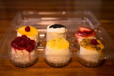 Mini Cheesecake Packaging, Cheesecake Packaging Ideas, Dessert Packaging, Cake Packaging, Mini Cheesecakes, Packaging Ideas, Six Pack, Dessert Ideas, Boss Lady