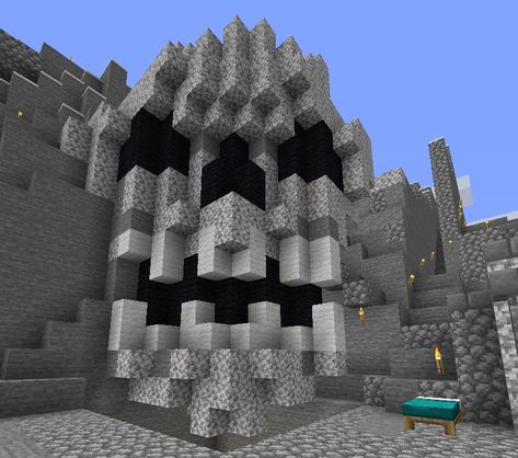 Skull House Minecraft, Minecraft Villain Base, Minecraft Cave Entrance Ideas, Pirate Cave Minecraft, Minecraft Pirate Cove Ideas, Minecraft Skull Entrance, Minecraft Skull Build, Minecraft Cave Opening, Minecraft Skull