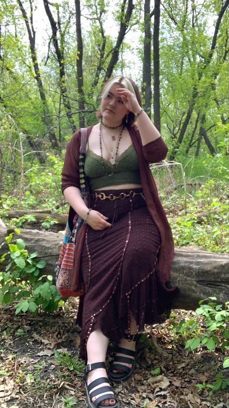 Witch Core Outfits Plus Size, Colourful Fairycore Outfit, Summer Skirt Outfits Midsize, Plus Cottagecore Outfits, Plus Size Witch Outfits, Plus Size Hippie Goth, Whimsigoth Clothes Plus Size, Layered Cottagecore Outfit, Indie Witch Aesthetic