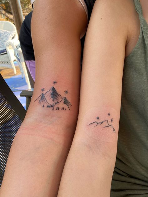 #acotartattoo #acotar #bookish #mountaintattoo #velaris Book Inspired Spine Tattoos, Night Court Mountains Tattoo, Velaris Tattoo Simple, Rhys Tattoo Acotar, Subtle Acotar Tattoo, Acotar Small Tattoo, Acotar Book Tattoos, Small Velaris Tattoo, Velaris Mountains Tattoo