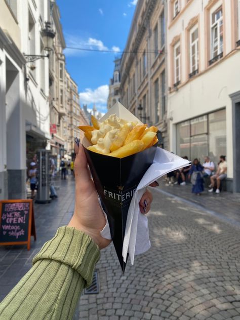 French Fries Aesthetic, Fries Business, Belgium Fries, Brussels Aesthetic, Belgium Trip, Belgian Fries, Belgium Food, Belgian Cuisine, Brussels Travel