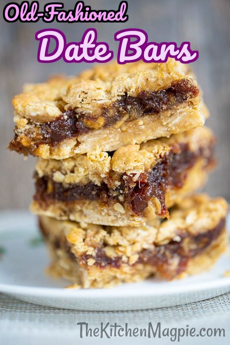 Date Squares Recipe, Date Recipes Desserts, Desert Bars, Magic Cookie Bar Recipe, Date Bar, Date Squares, Homemade Strawberry Sauce, Date Bars, Square Recipes