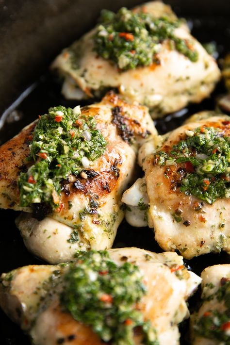 Chimichurri Chicken Recipe #chimichurri #chimichurrichicken #chickenrecipe #chimichurrirecipe #chickenmarinade #lowcarb #glutenfree #dairyfree | For this recipe and more visit, https://theforkedspoon.com/chimichurri-chicken/ Argentinian Chimichurri, Chimichurri Chicken, Chimichurri Recipe, Light Salad, Chimichurri Sauce, Glutenfree Dairyfree, Health Dinner, Health Dinner Recipes, Chicken Marinades