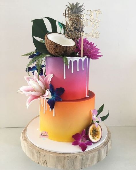 Tropical 30th Birthday Cake, Tropical Party Birthday, Tropical Themed Cake Ideas, Tropical Glam Cake, Havana Themed Cake, Tropical Cake Decorating Ideas, Miami Theme Cake, Hawian Theme Cake, Tropical Cake Ideas Hawaiian Theme