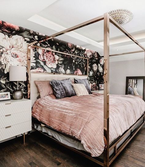 This dark floral wallpaper is so pretty! shop this similar wallpaper at the link #darkromanticroom Floral Bedroom, Wooden Bed Design, Bad Inspiration, Bed Design Modern, Dekorasi Kamar Tidur, Master Bedrooms Decor, Wallpaper Bedroom, Dark Floral, Room Ideas Bedroom