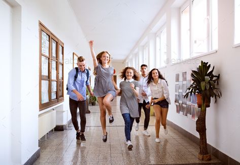 School Group Photo, Preschool Photography, Student Images, High School Photography, School Photographer, Friendship Group, School Hall, Student Photo, Photography Student