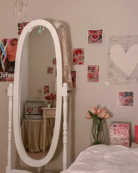 Body Mirror Bedroom Ideas, Full Body Mirror Bedroom Ideas, Mirror Bedroom Ideas, Body Mirror Bedroom, Full Body Mirror Bedroom, Barbie Mirror, Pink Is A Lifestyle, Sweet Room, Mirror Bedroom