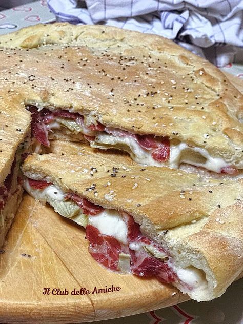 Pizza Rustica, Easter Food Appetizers, Focaccia Pizza, Italian Cuisine Recipe, Pasta Pizza, Work Meals, Pizza Party, Easter Cakes, Pizza Pasta