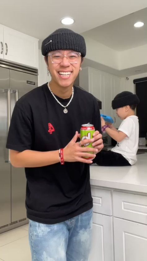 Michael Le (@justmaiko) Official TikTok | Watch Michael Le's Newest TikTok Videos Michael Le, Funny Minion Memes, Funny Songs, Comedian Quotes, Funny Vidos, Dance Music Videos, Funny Animal Jokes, Funny Films, Minions Funny