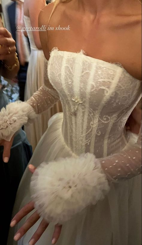 Look Gatsby, Pretty Wedding Dresses, White Wedding Dress, Dream Wedding Ideas Dresses, Wedding Vibes, Wakefield, Wedding Mood, Dreamy Wedding, Glam Dresses