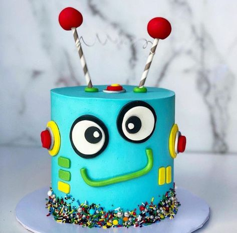 Robot Birthday Party Cake, Robot Theme Cake, Robot 3rd Birthday Party, Robot Cake Ideas, 10th Birthday Cakes For Boys, Robot Cakes, Robot Birthday Cake, Robot Themed Birthday Party, Robot Cupcakes