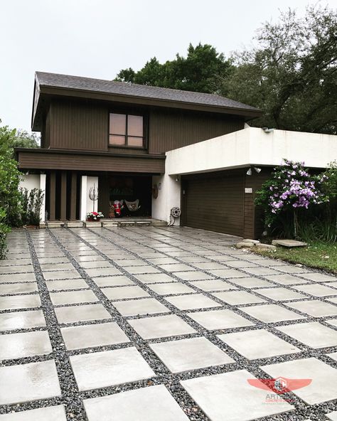 Driveway Slabs Ideas, Tiled Driveway Ideas, Diy Paver Driveway, Car Driveway Ideas, Easy Driveway Ideas, Gravel And Paver Driveway, Carporch Tiles Design, Driveway Pavers Paving Ideas, Inexpensive Driveway Ideas