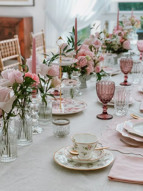 High Tea Flower Arrangements, English High Tea Table Settings, High Tea Tablescape, High Tea Astetic, Afternoon Tea Decorations Table Settings, High Tea Hens Party, High Tea Flowers, Garden Tea Party Tablescapes, High Tea Set Up