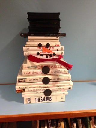 Snowman Book Sculpture : 4 Steps (with Pictures) - Instructables Diy Jul, Book Tree, Snowman Christmas Decorations, Easy Christmas Decorations, Book Sculpture, Christmas Classroom, Library Displays, Library Decor, Book Display