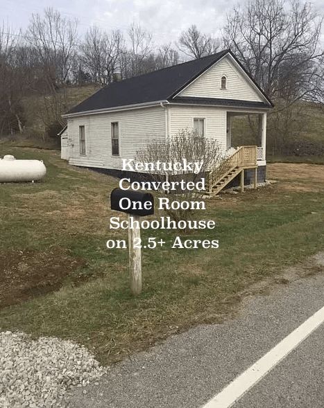 1900's Converted One Room Schoolhouse on 2.5 Acres In Owingsville KY ~ For Sale By Owner Under $39K #oneroomschoolhouses #countryrealestate #cheapoldhouses #convertedschoolhouses One Room Schoolhouse, House Needs, Life Dreams, Old School House, For Sale By Owner, School House, House Built, Hand Mirror, Property Listing