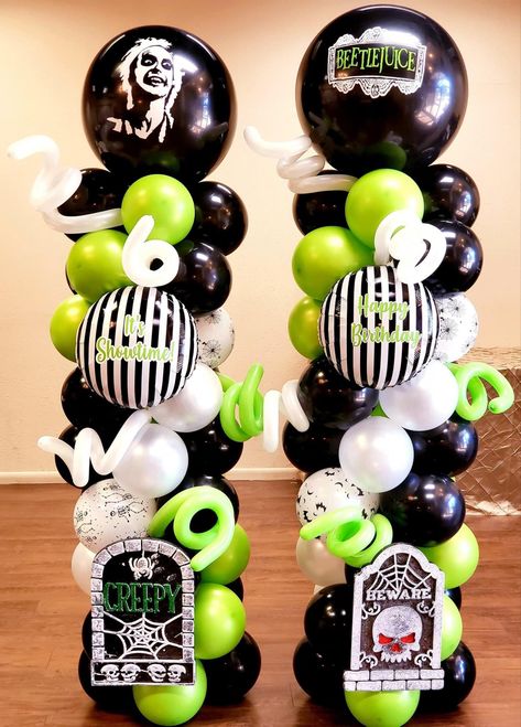 Bettle Juice Party Theme, Cute Halloween Party Ideas Decorations, Beetlejuice Centerpiece Ideas, Tim Burton Themed Birthday Party, Beatle Juice Decoration, Beetlejuice Balloon Garland, Beetle Juice Party Decorations, Beetle Juice Diy Decorations, Beetlejuice Themed Halloween Party