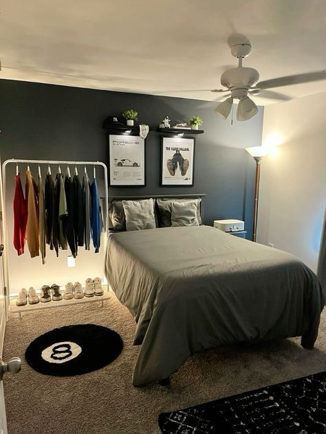 Simple Guy Bedroom Ideas, Cozy Room Decor For Men, Men Small Room Ideas, Aesthetic Mens Room Decor, Clean Men Room Aesthetic, Brucedropemoff Room, Men’s Bedroom Inspiration, Bedroom Inspiration Men, Uni Room Ideas Uk Men