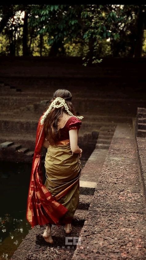 Saree On Healthy Women, South Indian Half Saree Aesthetic, Traditional Dresses Indian, Traditional Photoshoot, Ethnic Aesthetic, Kerala Dress, Kerala Saree Blouse Designs, Female Photography, Aesthetic Poses