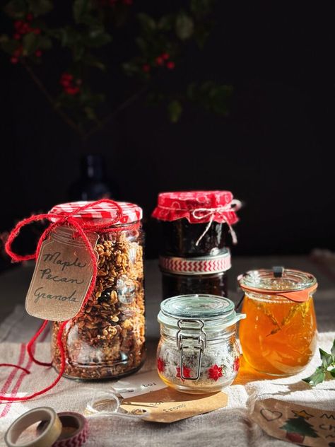 Homemade Edible Gifts, Vegan Diy Gifts, Edible Christmas Gifts Homemade, Edible Gifts Homemade, Edible Gift Ideas, Handmade Food Gifts, Diy Edible Gifts, Edible Holiday Gifts, Edible Christmas Gifts