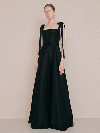 Designer fashion, Seoul-fully created | W Concept Black Formal Dresses Long, Gothic Coquette, Evening Gala, Ellie Saab, Black Dress Formal, Wedding Dress Fabrics, Evening Dress Fashion, Floor Length Gown, Suspender Dress