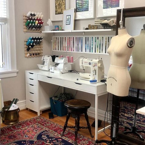 Get inspired with these IKEA Sewing Room Ideas. Our images will help take your creative ideas to the next level, helping you create the perfect space... #ikeasewingroomideas #sewingroomideasikea #sewingroomideas #sewingroomorganization #smallsewingroomorganizationideasikea #sewingroomstorageideasikea #sewingroomideasusingikeafurniture #ikeaideasforasewingroom #sewingroomideasfromikea Ikea Sewing Room Ideas, Sewing Studio Space, Ikea Sewing Rooms, Sewing Room Ideas, Small Sewing Rooms, Knitting Room, Sewing Desk, Sewing Station, Sewing Room Inspiration