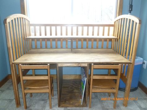 Converted crib to a desk - Hubby & his brother put their own spin on an awesome idea from a fellow pinner. Kids Love it! Turn Crib Into Desk, Upcycle Crib, Crib Makeover, Homemade Desk, Ikea Crib, Toddler Desk, Old Baby Cribs, Crib Desk, Old Cribs