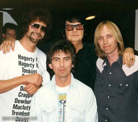 Traveling Wilburys Jeff Lynne Elo, Traveling Wilburys, King Bee, Mike Campbell, Travelling Wilburys, Jeff Lynne, Beatles George, Beat Generation, Roy Orbison