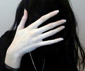 Mode Ulzzang, Alien Concept Art, Pretty Skin, Pretty Hands, Pale Skin, Cool Nail Designs, Perfect Body, Natural Nails, Aesthetic Girl