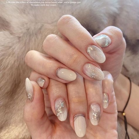 Fall Wedding Nails For Bride, Fall Wedding Nails, Japanese Nail Design, Pearl Nail Art, Minimal Nails Art, Nails For Bride, Gel Toe Nails, Bridal Nail Art, Korean Nail Art