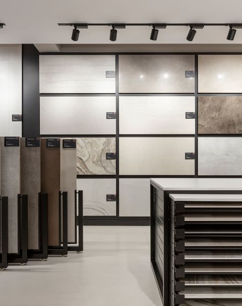 TBK DESIGN | Bathrooms London Flagship Store Design, Tiling Bathroom, Sanitary Showroom, High End Bathroom, Marble Showroom, Design Center Showroom, White Bathroom Paint, Tile Display, Virtual Showroom